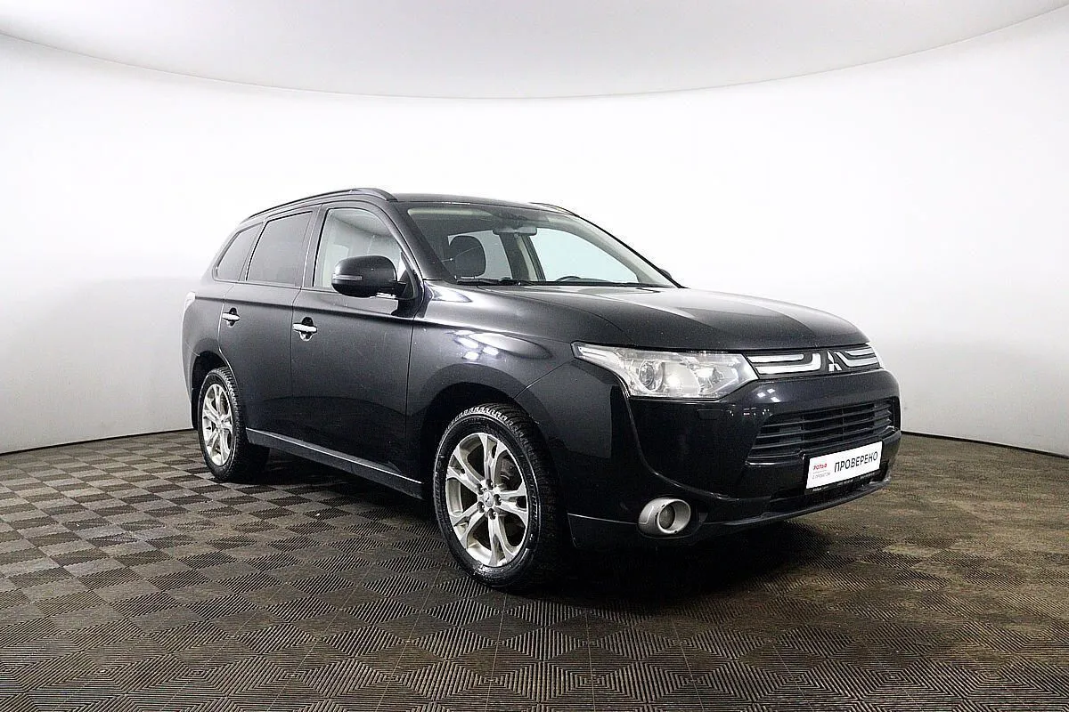 Mitsubishi Outlander Image 3