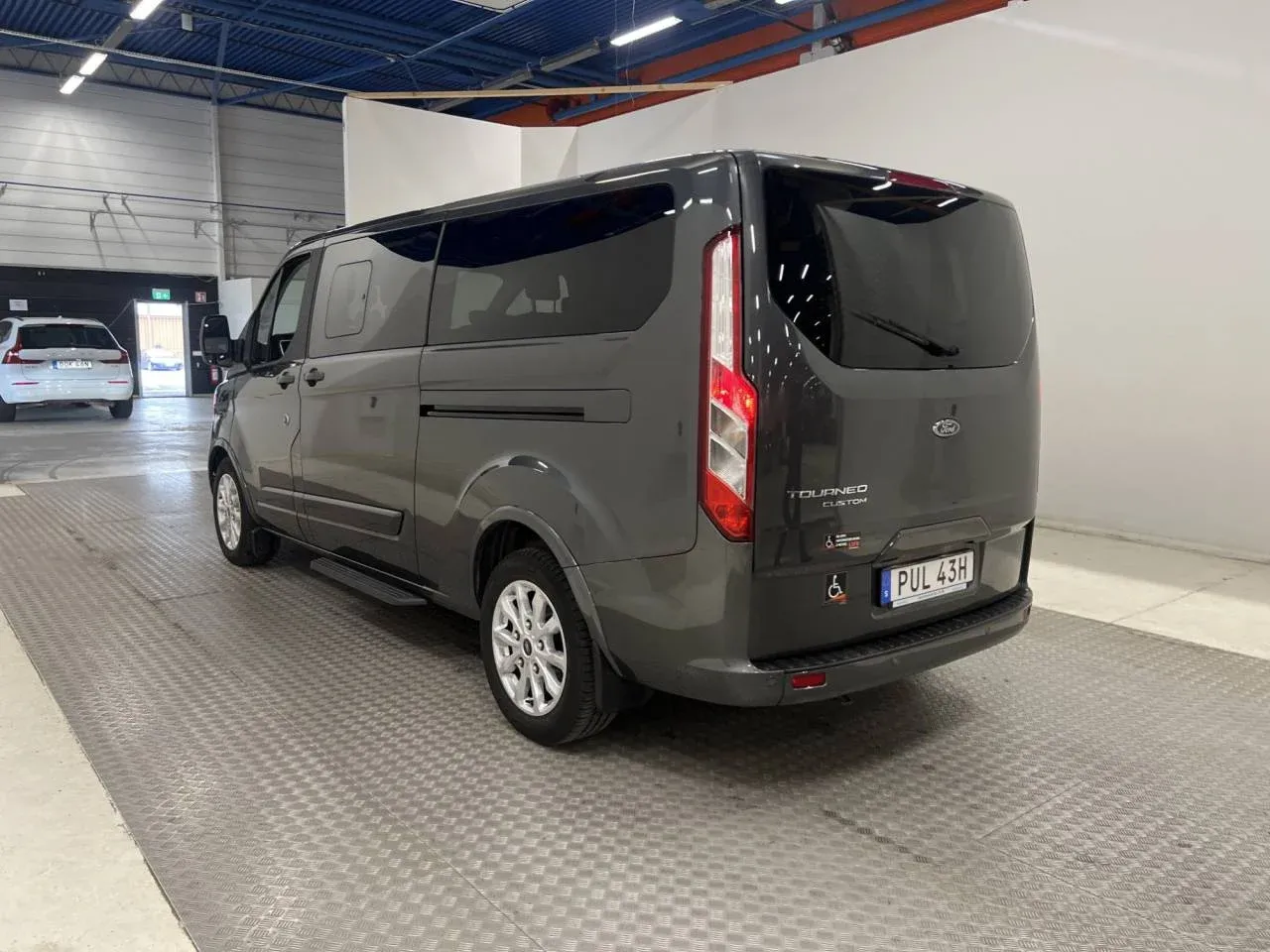 Ford Tourneo Custom Lång 2.0 Värmare Handikappanpassad Ramp Image 1